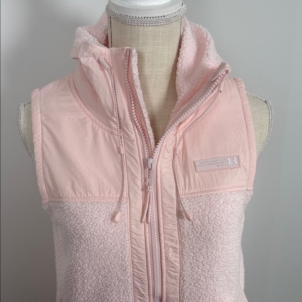 NEW w/TAGS Under Armour Light Pink Fleece Vest - Picture 3 of 9